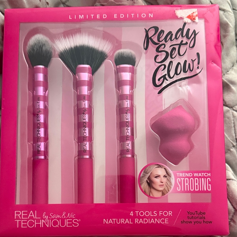 Real Techniques Limited Edition Pink Brush Set